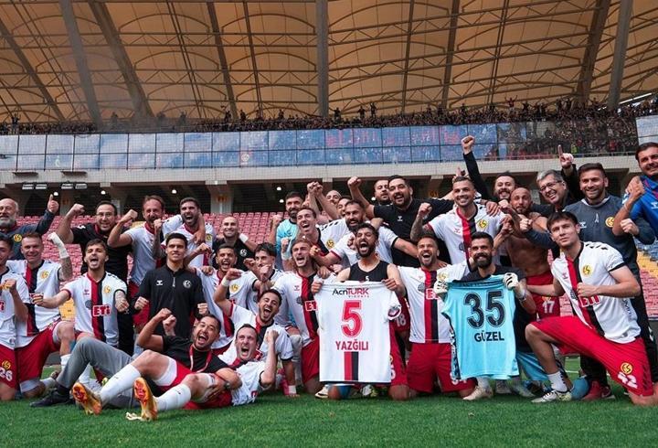 Eskişehirspor, profesyonel liglere döndü