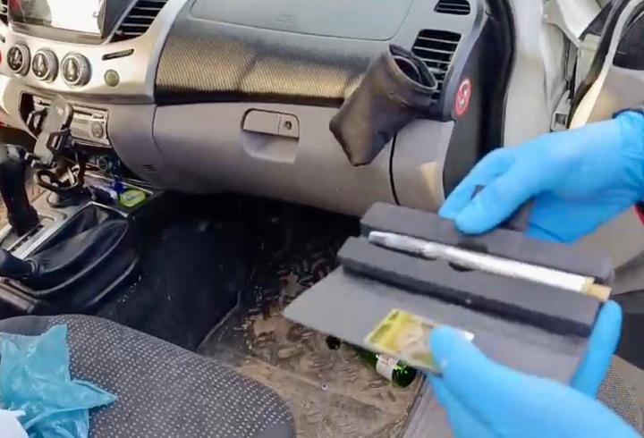 Şüphe üzerine durdurulan otomobilde suikast tabancası bulundu
