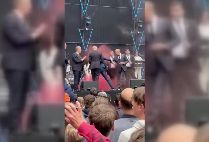 Hollanda ve Polonya başbakanları kürsüde hedef oldu