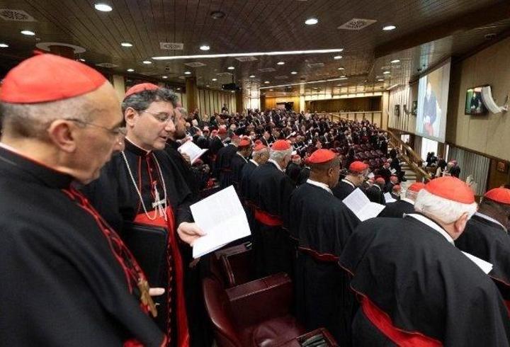 Yeni papa seçimi için süreç yarın başlıyor