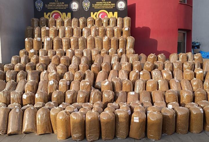 Adana'da 2 ton kaçak kıyılmış tütün ele geçirildi