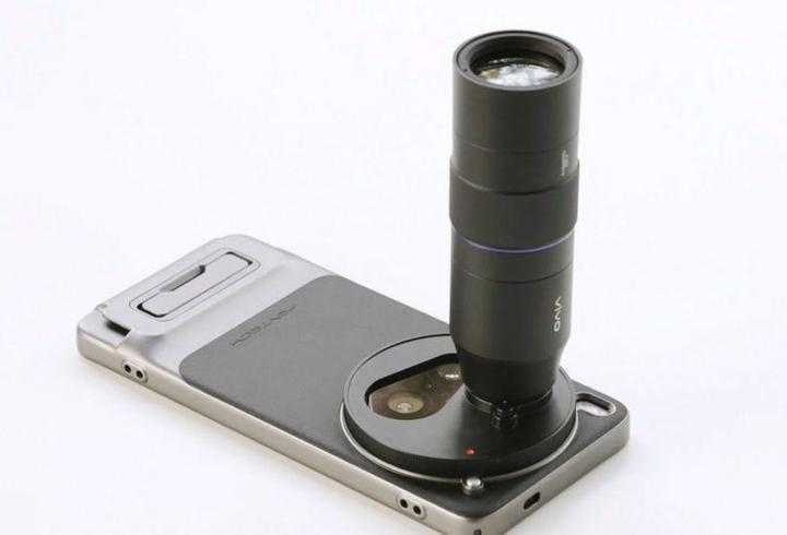 Değiştirilebilir lens sistemine sahip akıllı telefon