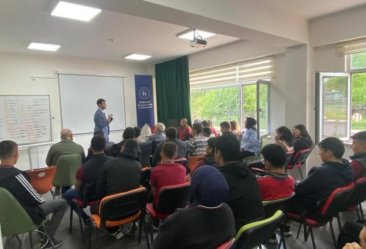 Karakeçili'de öğrenciler bağımlılıklar konusunda bilgilendirildi