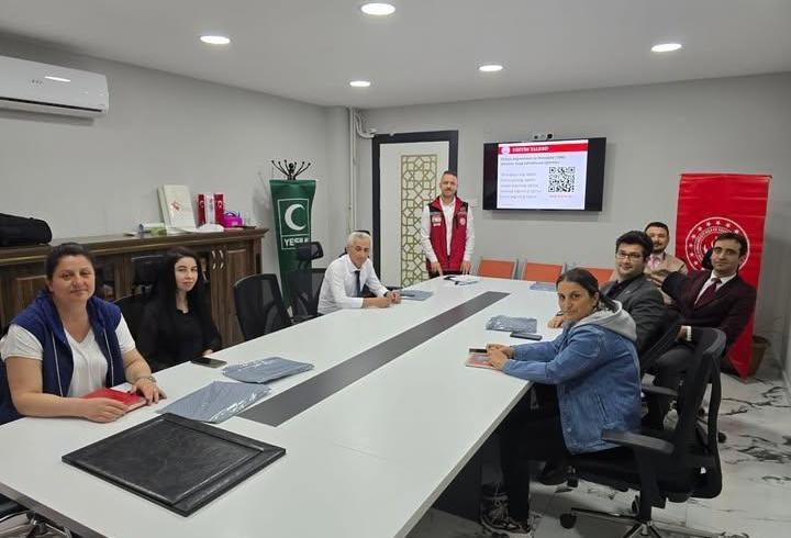 Edirne'de kamu personeline bağımlılıkla mücadele eğitimi verildi
