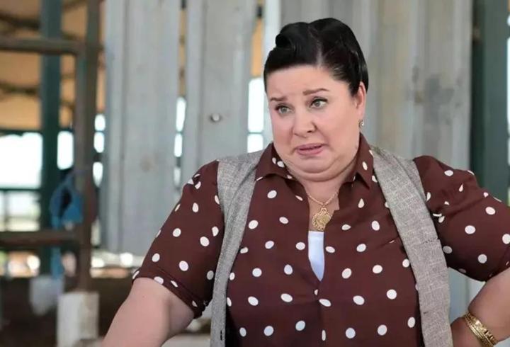 Eşref Rüya dizisinin 32. bölümü Kanal D ekranlarında izleyiciyle buluştu. Çağatay Ulusoy ve Demet Özdemir'in başrollerini paylaştığı Eşref Rüya’nın 32. bölümünde Eşref, Rüya için İhtiyar’ın adamlarını karşısına aldı. Peki, dizinin ekrana gelen son bölümünde neler yaşandı? İşte Çağatay Ulusoy ve Demet Özdemir’in başrollerini paylaştığı Eşref Rüya’nın 32. bölüm izleme ekranı ile ilgili ayrıntılar…3