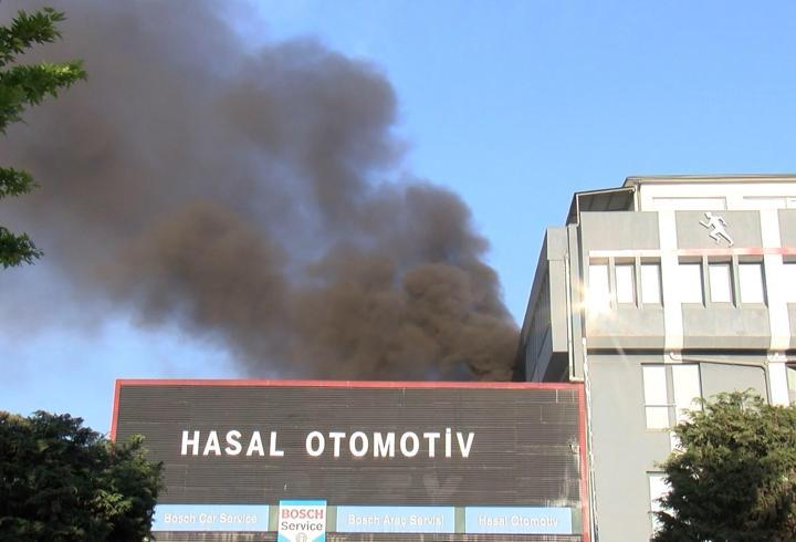 Bağcılar'da Sporcu Forması Üreten Fabrikada Yangın Çıktı
