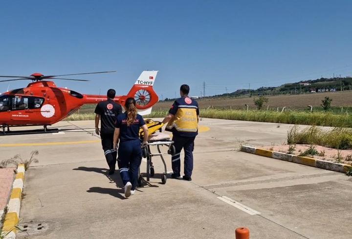Ağaçtan Düşen Yaralı, Ambulans Helikopterle Sevk Edildi