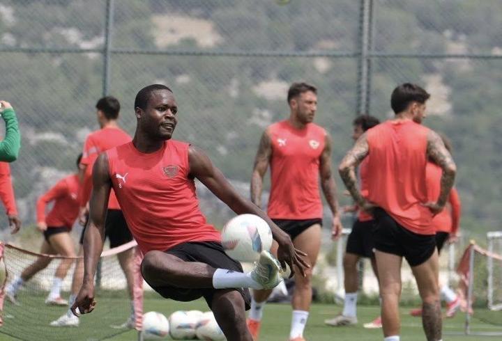 Hatayspor, Göztepe mesaisini sürdürdü 