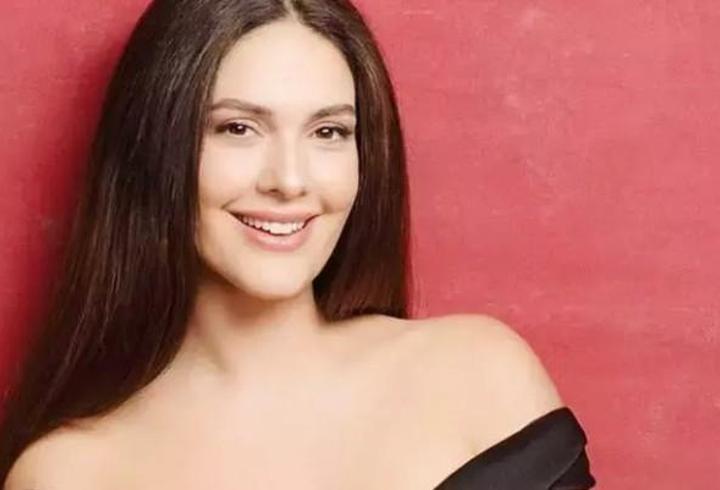 Bergüzar Korel: Tam zamanlı anneyim