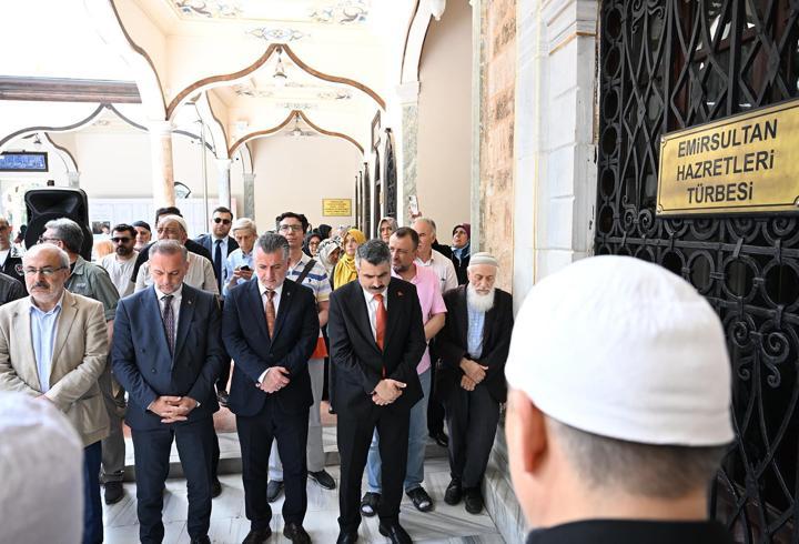 6 asırlık ‘Erguvan Bayramı’ geleneği Bursa’da yaşatılıyor