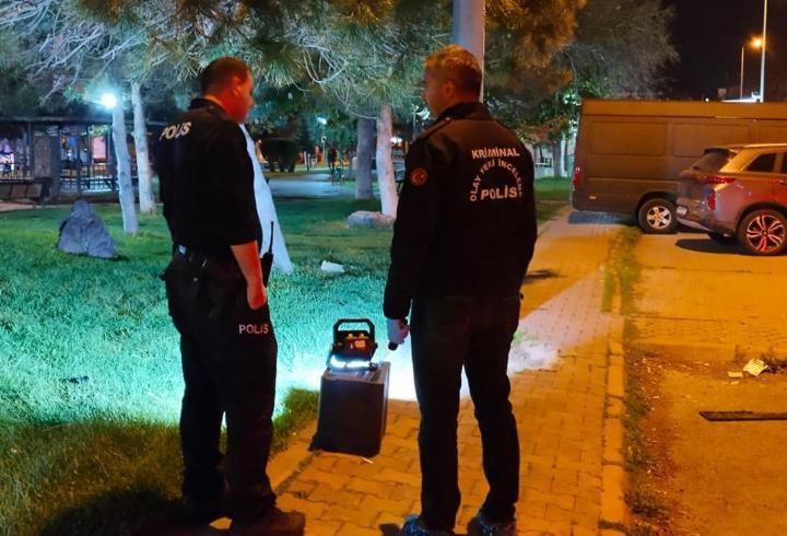 Borç- alacak kavgasında birbirlerini bıçakladılar