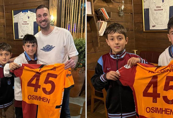 Osimhen'in formasını bir koleksiyoner aldı