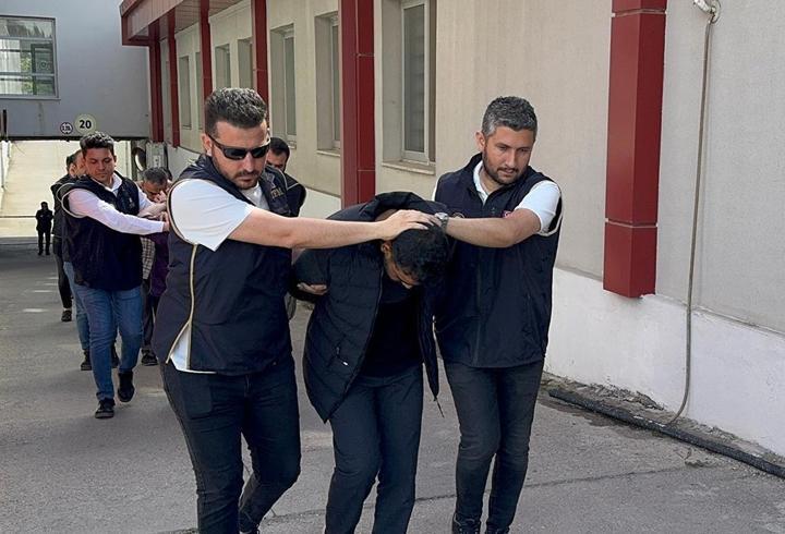 Adana'da DEAŞ operasyonunda 5 tutuklama