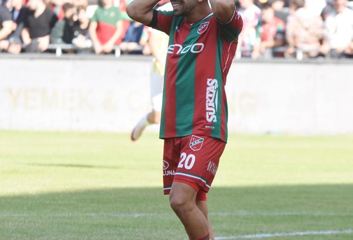 Karşıyaka'da Hakan Barış kayıplarda