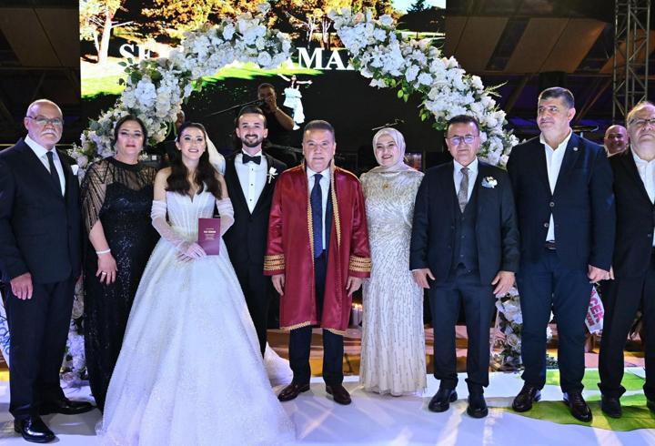 İş, siyaset ve spor dünyasından düğün