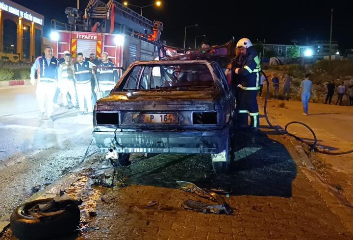 Alkollü sürücü otomobilini yaktı