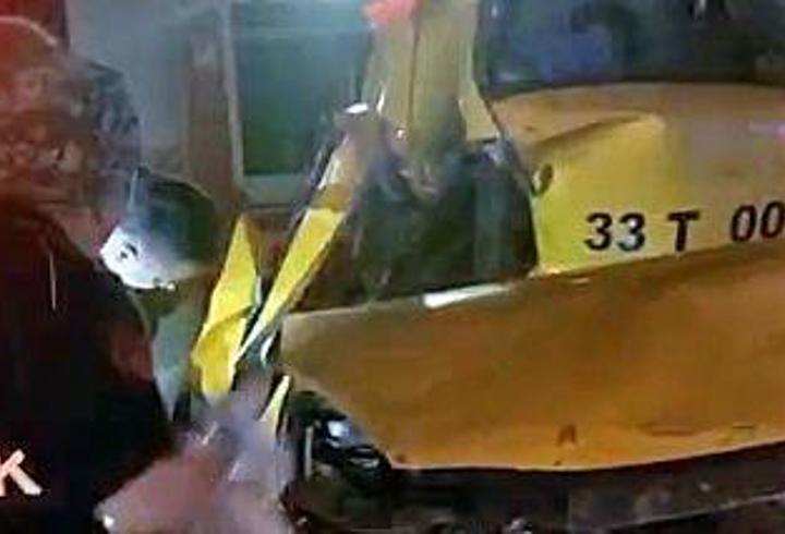 Mersin'de Taksi Kazası: 2 Ölü