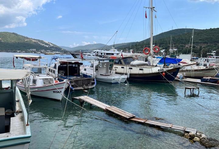 Bodrum'da İzinsiz Tekneler Kaldırıldı