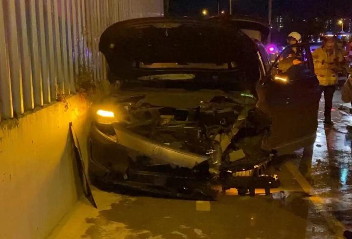İstanbul - Başakşehir’de cip ile otomobil çarpıştı: 5 yaralı