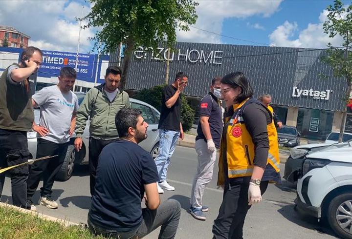 Çorlu'da hafif ticari araçlar çarpıştı; 1 yaralı