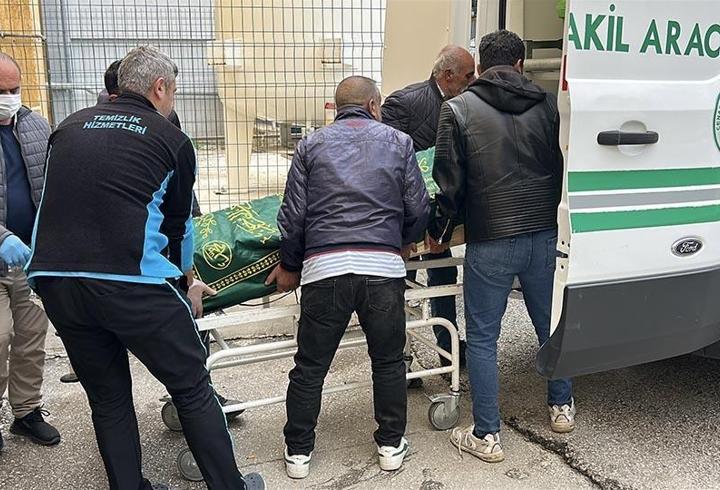 Sivas'ta 2 çocuk annesi keneden hayatını kaybetti