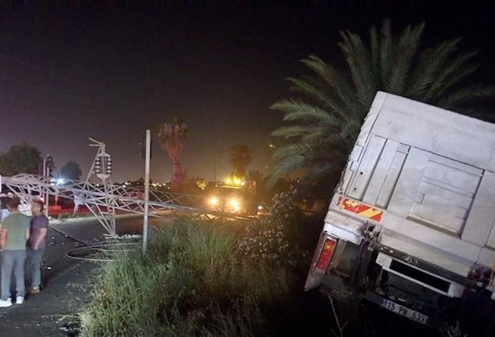 Manavgat'ta kaza: 3 yaralı