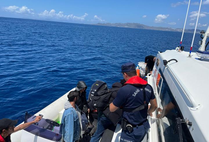 Muğla’da 33 kaçak göçmen kurtarıldı