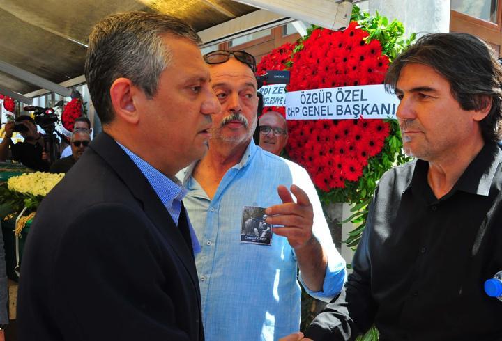 CHP lideri Özgür Özel, cenazeye katıldı