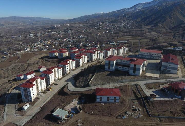 Akıncılar'da 2'nci etap TOKİ konutları teslim ediliyor