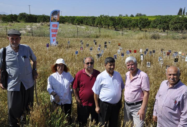 Mersin’de buğday tarlasına kitap 