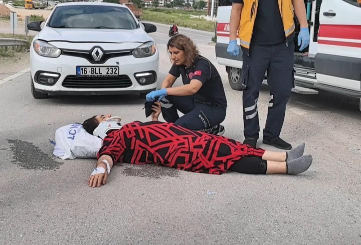 Bursa'da, otomobilin çarptığı kadın yaralandı
