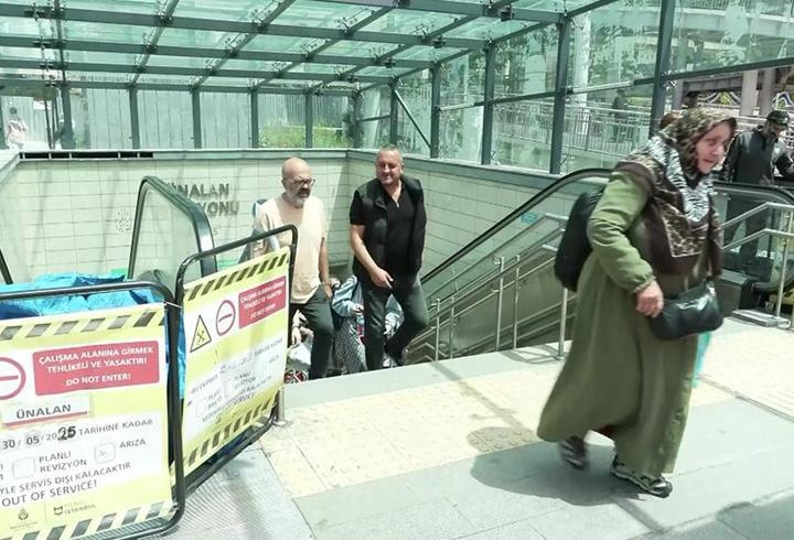 İstanbul'da metro merdiveni çöktü