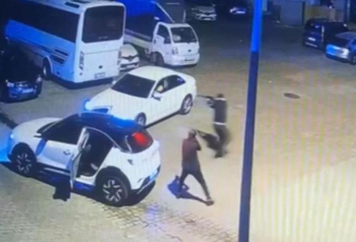 Yer: İstanbul... Aracın önünü kesip "kalaşnikoflarla" taradılar!