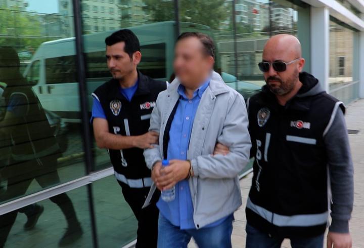 Otomobilde 17 ruhsatsız tabancayla yakalandı