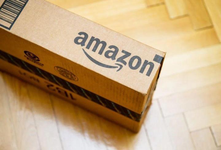 Amazon büyük ekranlı katlanabilir bir cihaz geliştiriyor