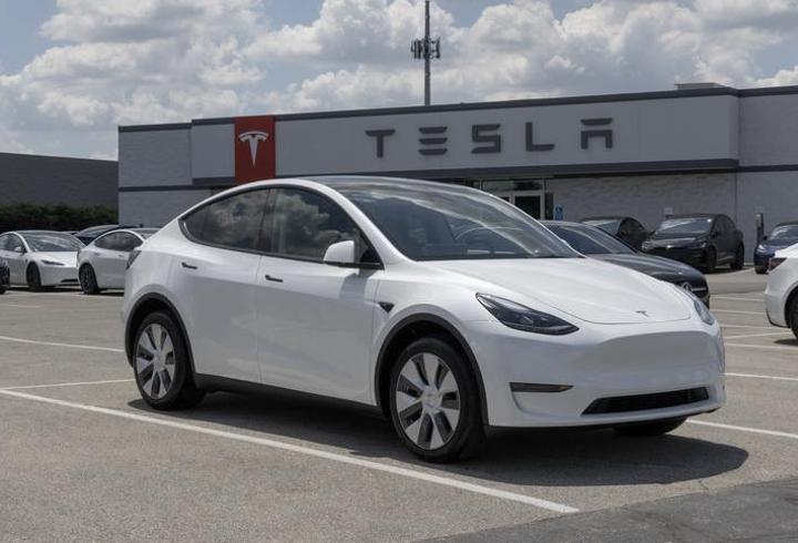 Tesla Avrupa’daki düşüşünü sürdürüyor! Nisan’da satışlar alarm verdi...