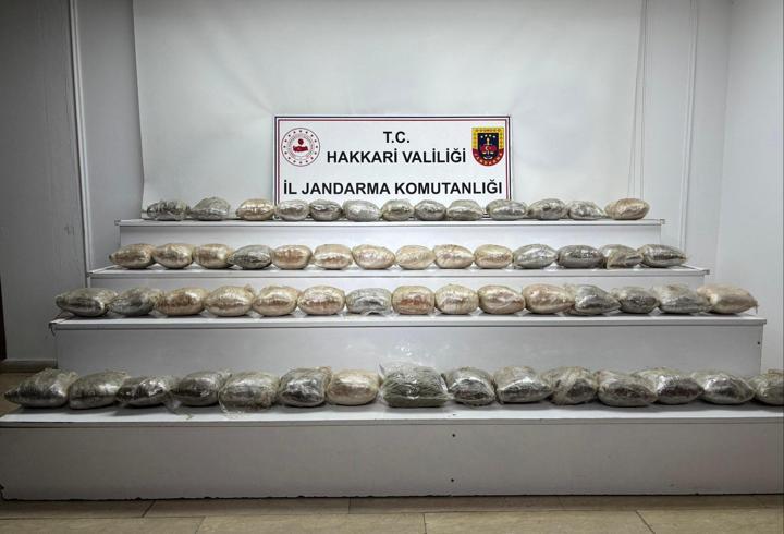 Hakkari'de 34 kilogram uyuşturucu ele geçirildi