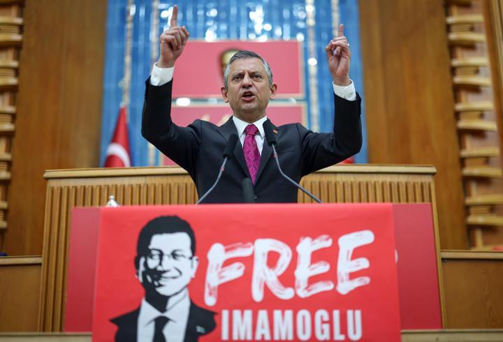 Özgür Özel: Ara zammı söke söke alacağız