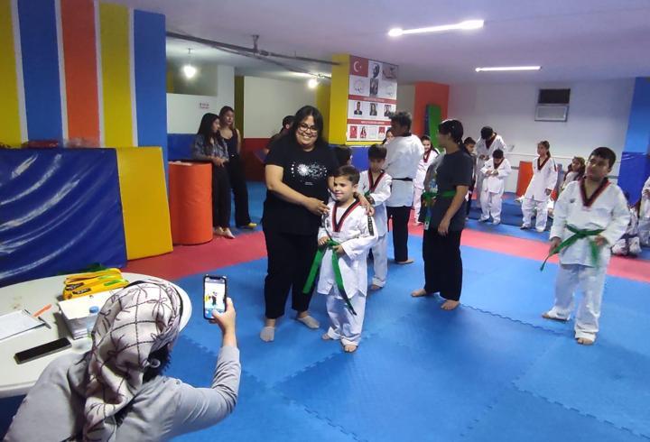 Genç sporcular kuşak atladı