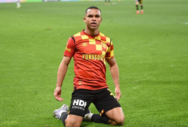 Göztepe'de Juan 1 sezon daha takımda