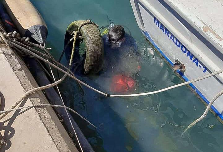 Datça’da deniz dibi temizliğinde 1 ton atık çıkarıldı