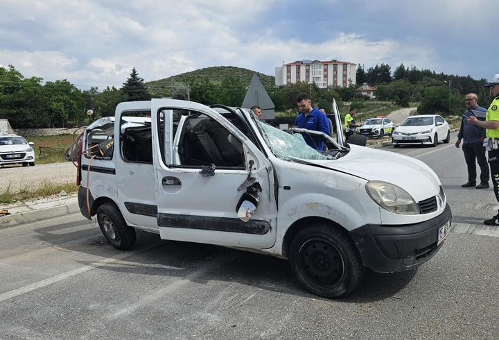 Bucak'ta kaza: 3 yaralı