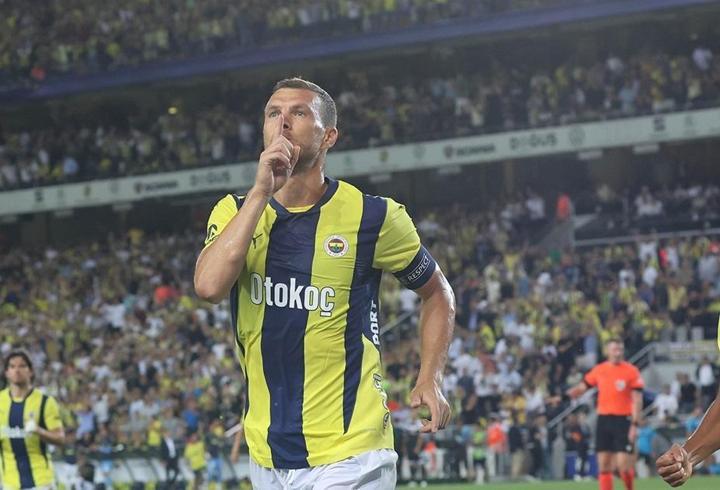 SON DAKİKA | Edin Dzeko, Fenerbahçe’ye veda etti