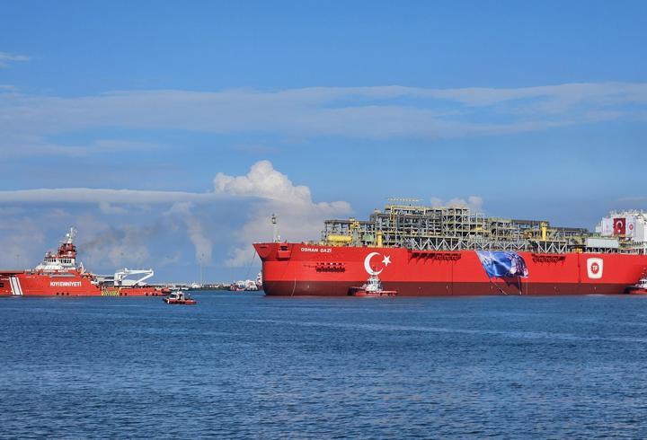 İlk yüzer doğalgaz üretim platformu 'Osman Gazi' Filyos'a ulaştı