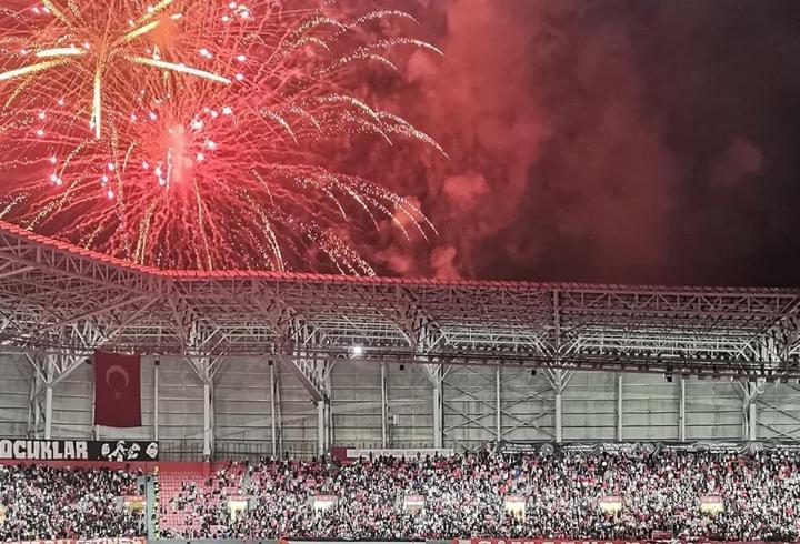Samsunspor'da Avrupa coşkusu! Stadyumda kutlama yapıldı...