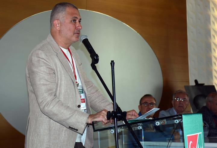Karşıyaka'da Ergüllü istifa etti