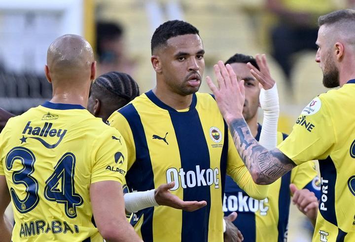 Fenerbahçe'de Youssef En-Nesyri yeni görüntüsüyle dikkat çekti