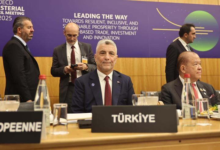 Bakan Bolat, Fransa'da temaslarını sürdürüyor