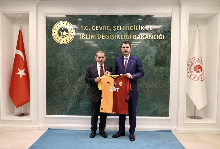 Bakan Kurum, Dursun Özbek'i kabul etti