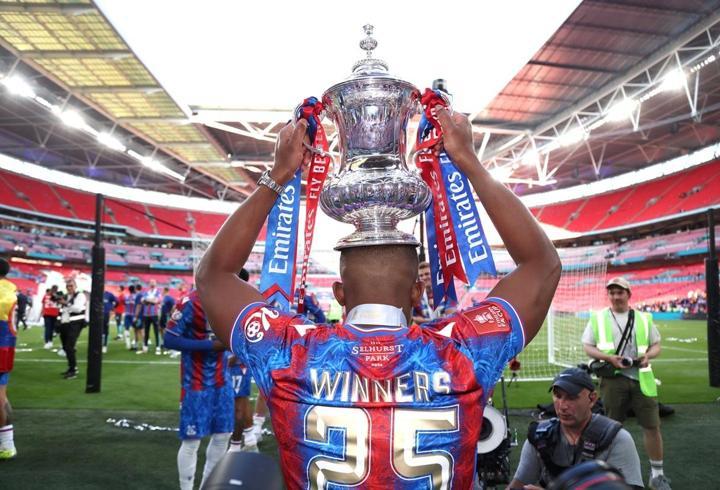 Premier Lig ekibi Crystal Palace'a, UEFA'dan şok! Avrupa Ligi'ne gidemeyebilir...